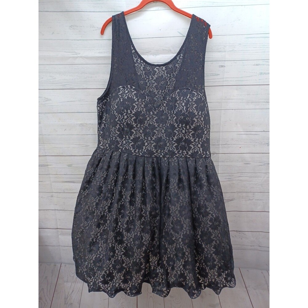Chi Chi London Black Dress Lace Fit & Flare Sz 28 Skater Party Padded Sleeveless